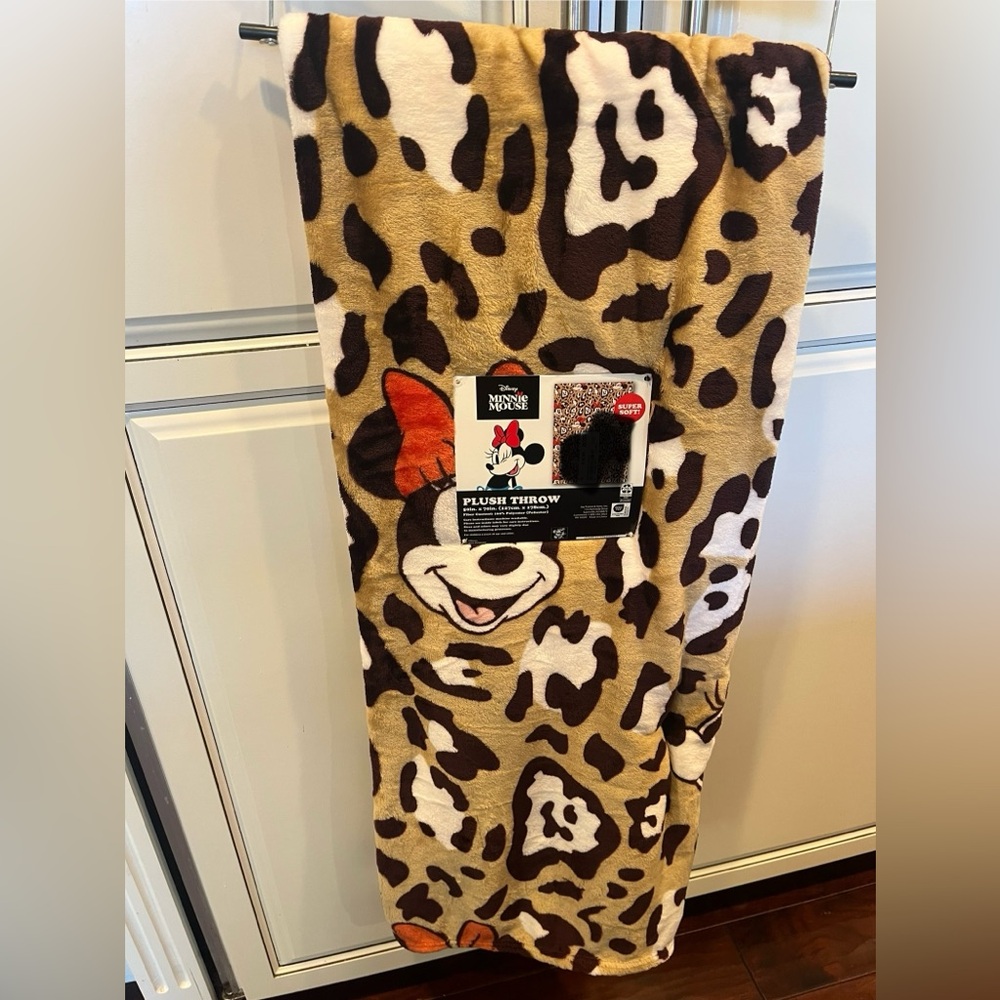 Disney Minnie Mouse Leopard Pattern Plush Throw Blanket